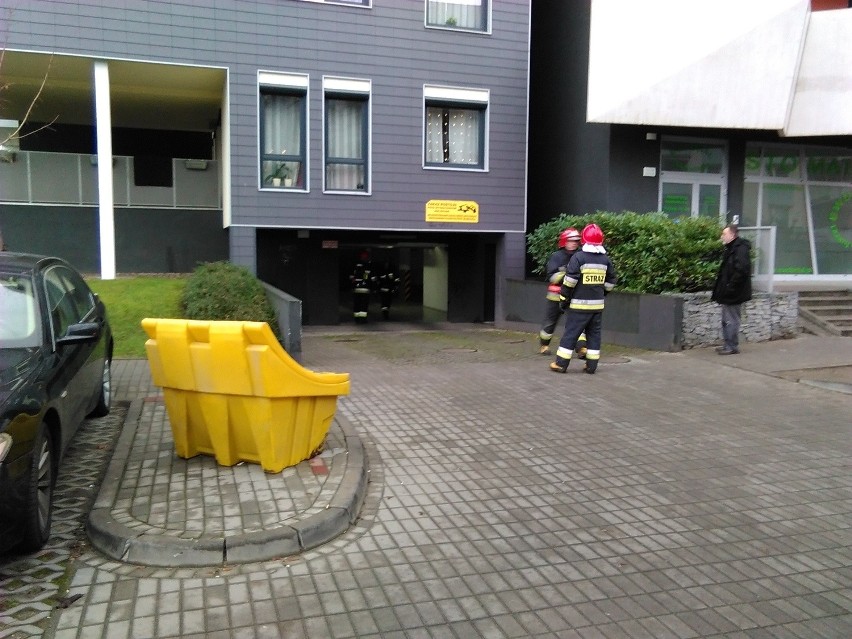 Wrocław: Alarm przeciwpożarowy na ulicy Skrzydlatej (ZDJĘCIA)
