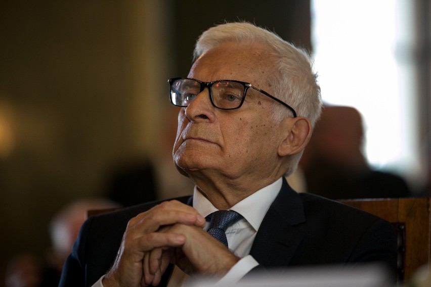 Jerzy Buzek odebrał tytuł Honorowego Obywatela Stołecznego...