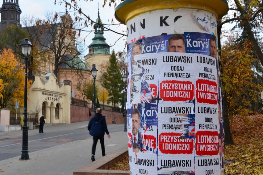 Przedwyborcza wojna w Kielcach. Komitet Lubawskiego na policji (WIDEO)