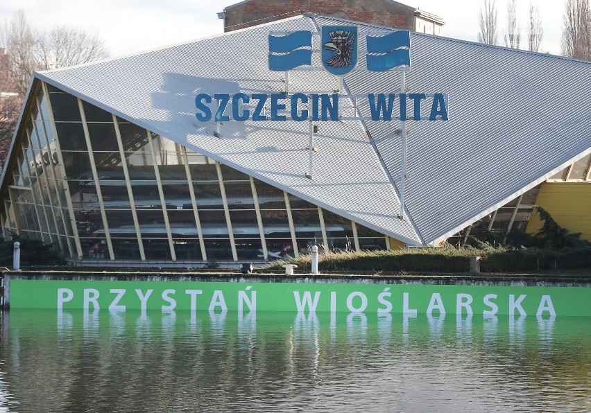 Woda przekroczyła stan alarmowy na Zalewie Szczecińskim. Skutki widoczne w Szczecinie [ZDJĘCIA]