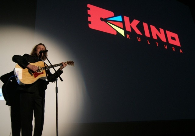 Podczas inauguracji dyrektor Tomasz Kordeusz zaprezentował nową nazwę kina w Starachowicach.