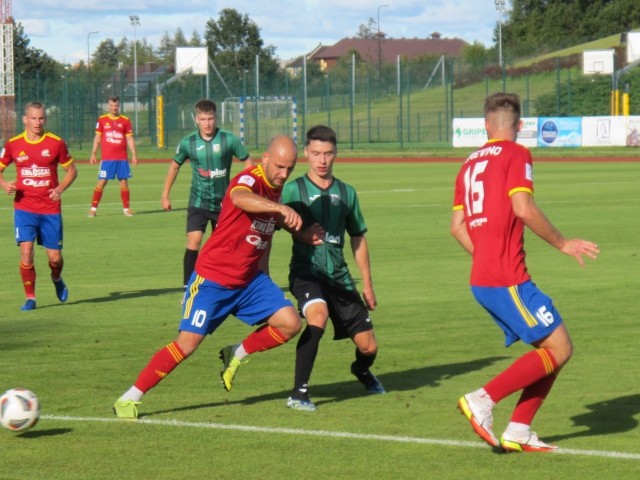 Piłkarze Sokoła Kleczew ulegli po raz pierwszy w tym sezonie ulegli na boisku rywala. Od Wielkopolan lepsi okazali się piłkarze z Gniewina