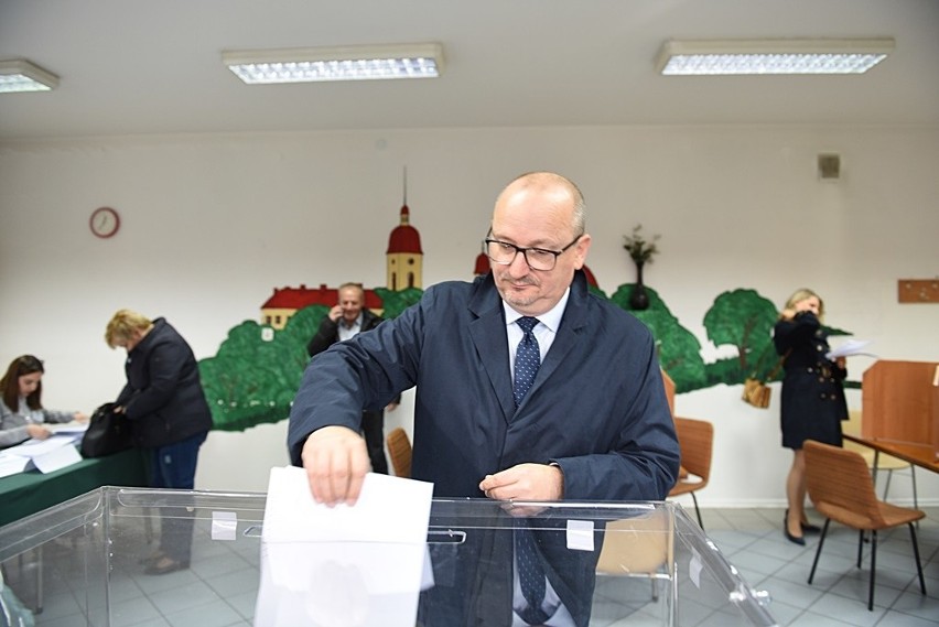 Wybory samorządowe 2018. Głosują kandydaci na prezydenta Nowego Sącza i mieszkańcy miasta [ZDJĘCIA]