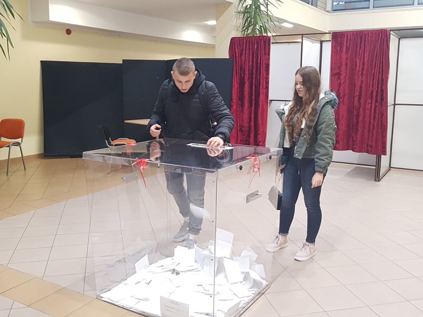 Wybory samorządowe 2018. Mieszkańcy Białogardu oddają głos...