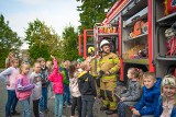 Uczniowie Zespołu Szkół w Stalach odwiedzili miejscowych strażaków. Zobaczcie zdjęcia