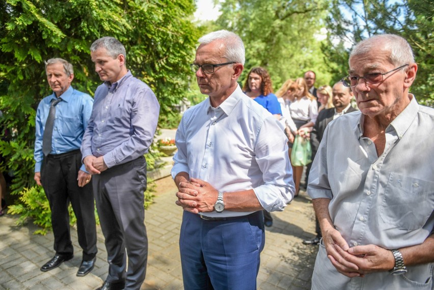 Światełko dla Czerwca’56: Prezydent i uczniowie sprzątali...