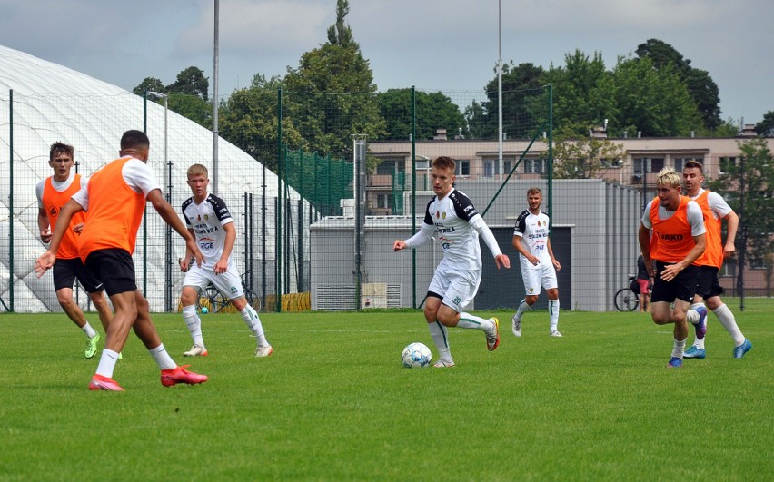 Stal Stalowa Wola postrzelała sobie w pierwszym sparingu. Do bramki trafiali testowani piłkarze [ZDJĘCIA]