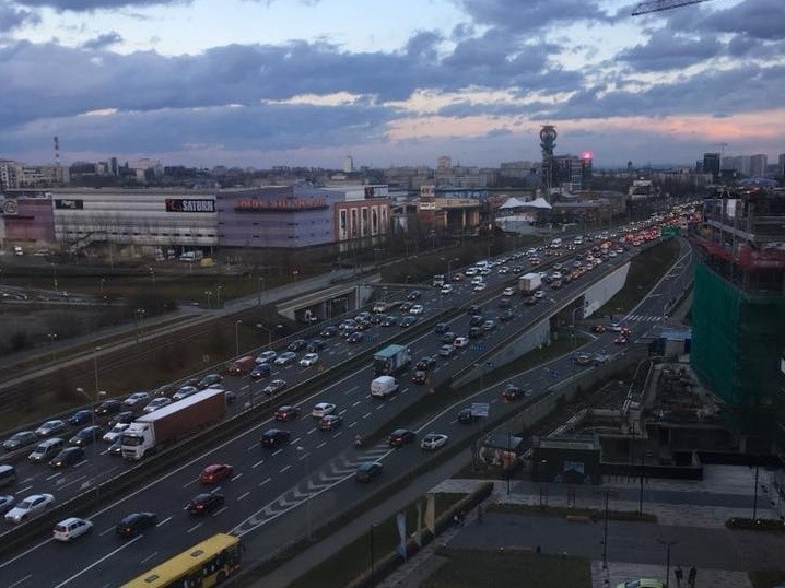 Wypadek na DTŚ w Katowicach: w tunelu zderzyły się 4 auta. Ogromne utrudnienia