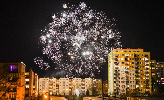 Mieszkańcy Bydgoszczy powitali Nowy 2020 Rok. Zobaczcie jak się bawili na miejskiej imprezie. Sylwester Wolności w Bydgoszczy