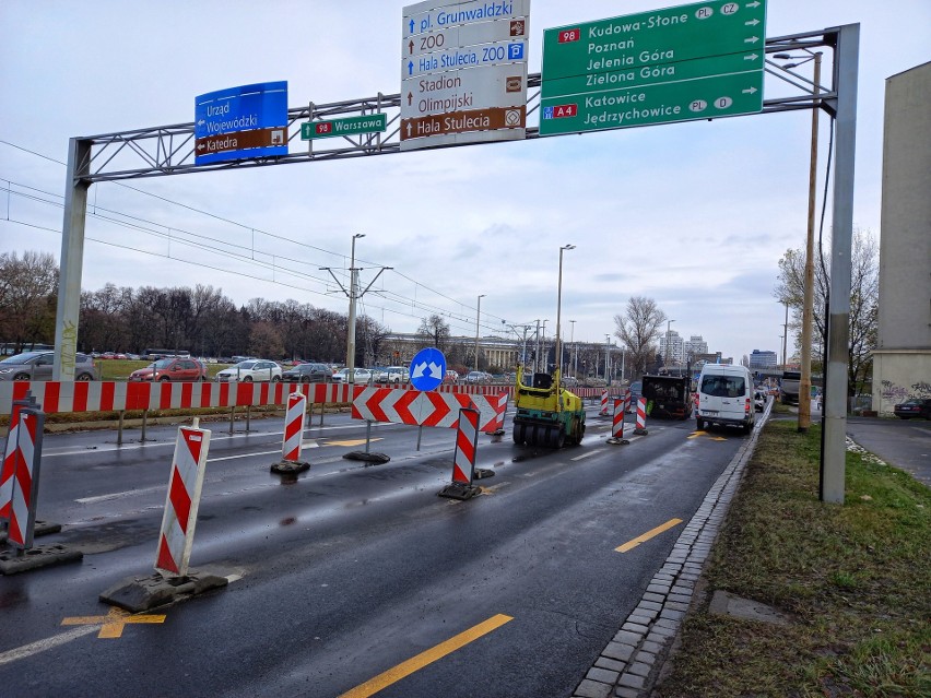 Remont całej nawierzchni jezdni na pl. Społecznym zakończy...