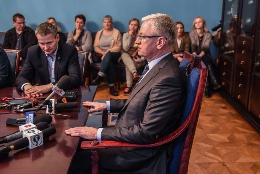 Poznań: Prezydent spotkał się ze związkowcami, którzy spali...