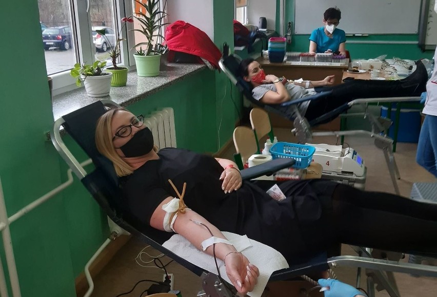 Ponad 14 litrów krwi zebrano podczas zbiórki dla nauczycielki Małgorzaty Korneckiej w szkole w Miedzierzy
