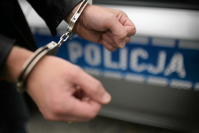 35-latek z Brzegu za próbę przekupstwa policjantów i posiadanie narkotyków odpowie przed sądem.