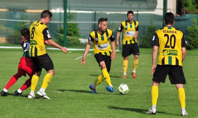 Piłkarze Siarki Tarnobrzeg rozegrają w Bytomiu ostatni mecz w kończącym się sezonie.