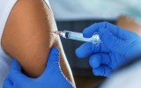 Szczepienia przeciw grypie już w aptekach. Nowe zasady refundacji: za darmo tylko 75+ i kobiety w ciąży