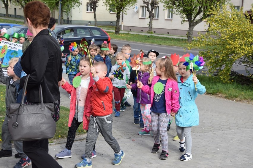 W Łasku przedszkolaki świętowały Dzień Ziemi. Zdjęcia