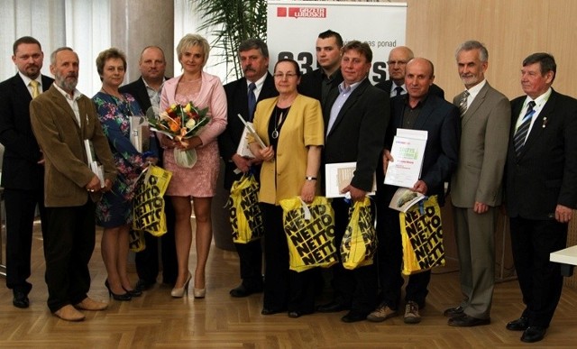 Laureaci plebiscytu na Sołtysa 2012 Roku i zaproszeni goście.