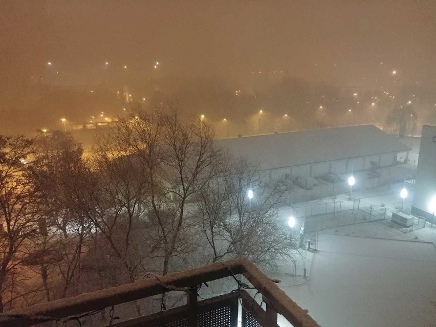 POGODA w Szczecinie. Spadł śnieg. Jaka sytuacja na drogach w regionie?