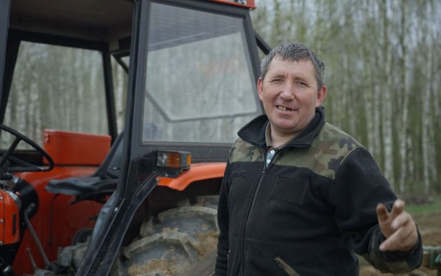 Rolnicy.Podlasie. Andrzej zaskakuje: zapomniałem jak orać ciągnikiem. Walka z pługiem trwała bardzo długo