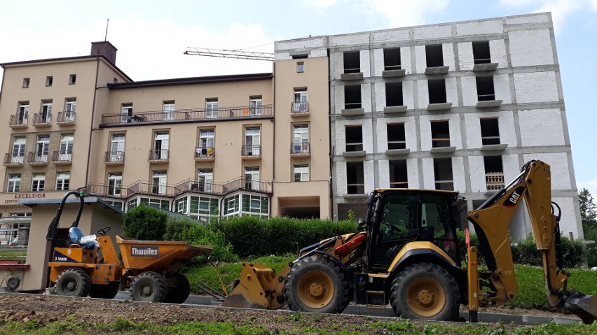 Trwa rozbudowa szpitala uzdrowiskowego w Iwoniczu-Zdroju. W słynnym "Excelsiorze" będzie więcej miejsc