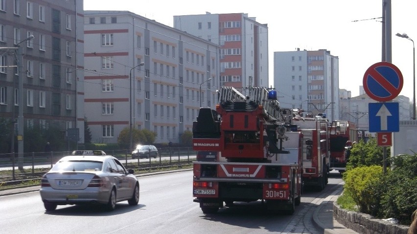 Wrocław: Pożar na skrzyżowaniu Grabiszyńskiej i Piłsudskiego