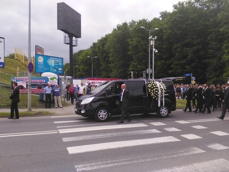 Pogrzeb Krystiana Rempały ZOBACZ ONLINE Kibice żużla ze Śląska pożegnali go w Tarnowie