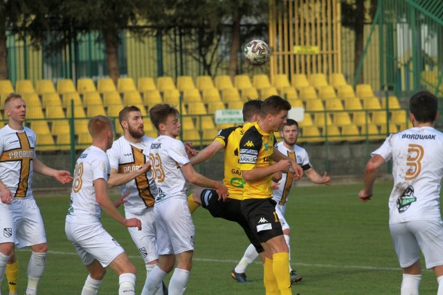 W meczu 28. kolejki rozgrywek grupy czwartej piłkarskiej trzeciej ligi Siarka Tarnobrzeg zremisowała 1:1 na własnym boisku z ŁKS Probudex Łagów. Sprawdź, jak oceniliśmy tarnobrzeżan za ten mecz w skali 1-10!