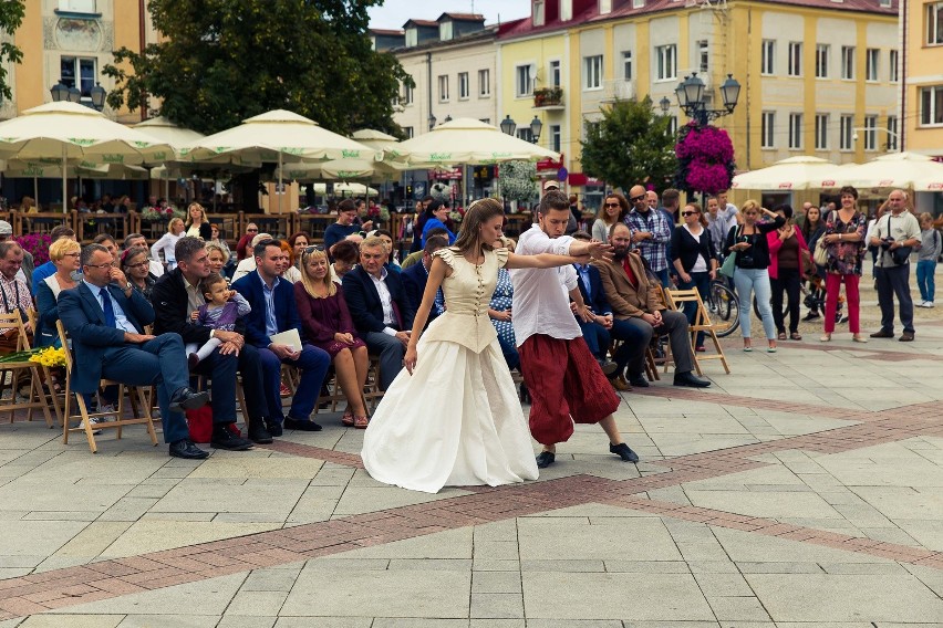 Wydarzenie rozpoczęło się inscenizacją, podczas której...