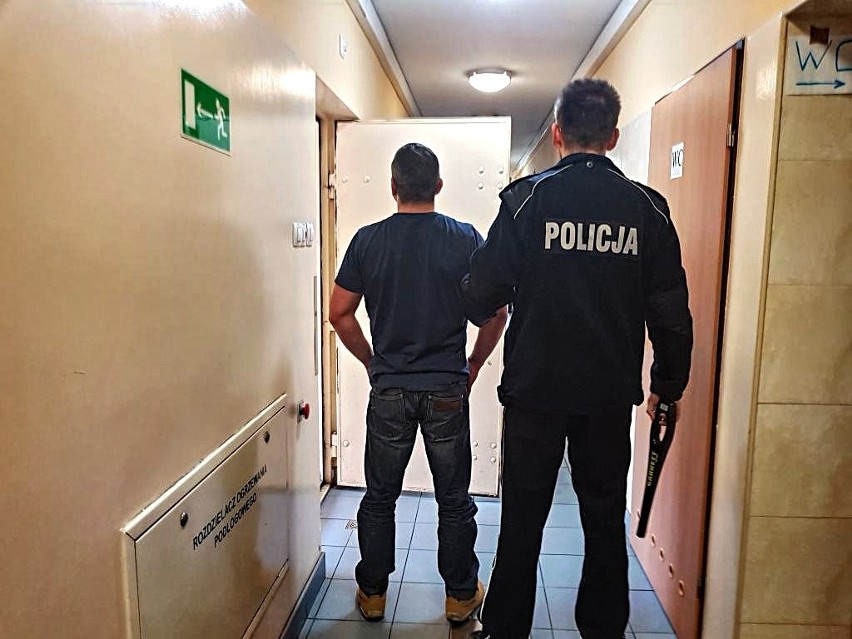 Policjanci przechwycili w Ozorkowie transport papierosów z...