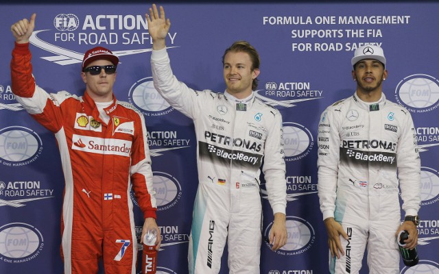 Najszybsi w kwalifikacjach, od lewej: Kimi Raikkonen (Ferrari, 3. miejsce), Nico Rosberg (Mercedes, 1.), Lewis Hamilton (Mercedes, 2.).