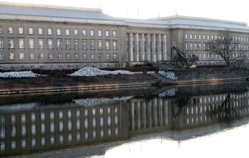 Bulwary nad Odrą będą jak nowe. Trwa przebudowa (ZDJĘCIA, WIZUALIZACJE)