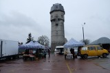 Targowisko w Żarach. Pogoda nie sprzyja handlowcom, ludzi jak na lekarstwo