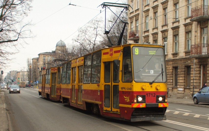 Jest szansa na to, że zaczniemy jeździć nowszymi tramwajami. Tylko dlaczego tak długo musimy na to czekać?