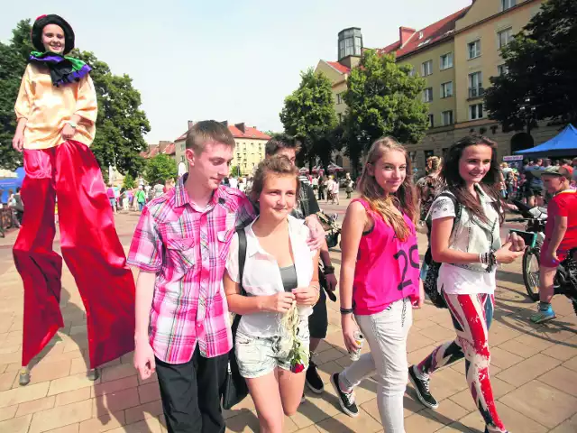 Najlepiej - jak wynika z rankingu tygodnika "Polityka" - żyje się w Śląskiem mieszkańcom Tychów. Stosunkowo niskie bezrobocie, dobra opieka medyczna, zarobki w porządku, dług nie za wielki...