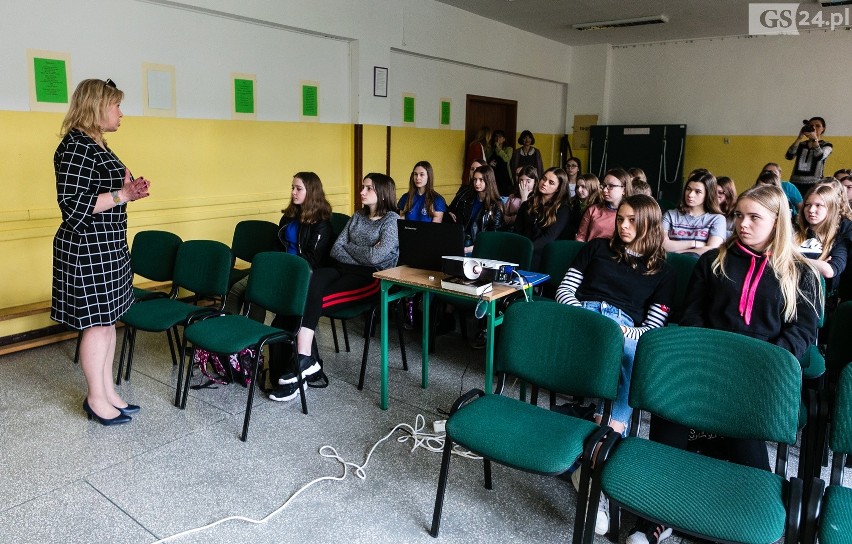 Z położną o dojrzewaniu i miesiączce. Ruszyły spotkania z uczennicami [ZDJĘCIA]