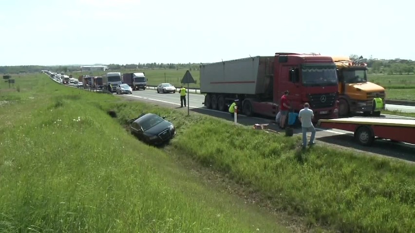 Wypadek limuzyny BOR na DK1. Ciężarówka nie wyhamowała WIDEO+ZDJĘCIA