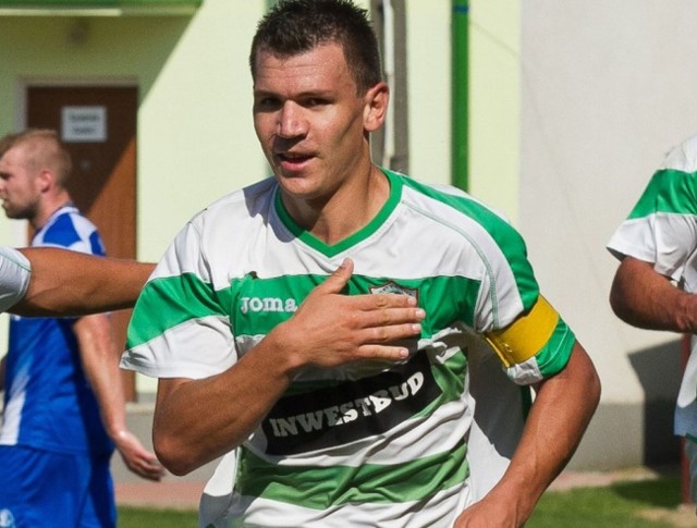 Piotr Laskowski był bohaterem wygranej Cosmosu ze Stalą Rzeszów., Strzelił "biało-niebieskim" dwa gole.