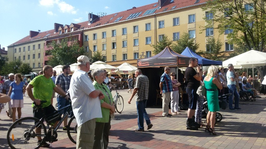 Tychy: na placu Baczyńskiego trwa pierwszy Tyski Festiwal Smaków ZDJĘCIA