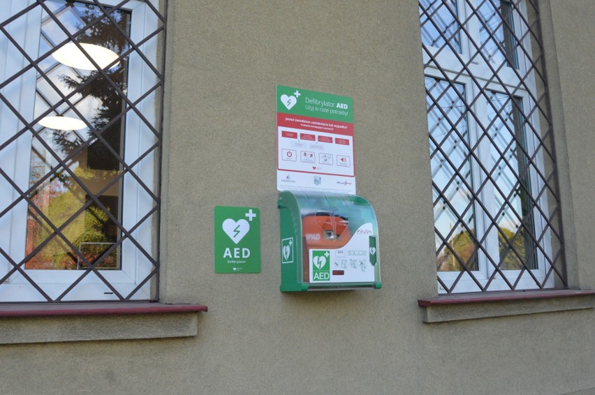Defibrylator na budynku Urzędu Gminy w Liszkach