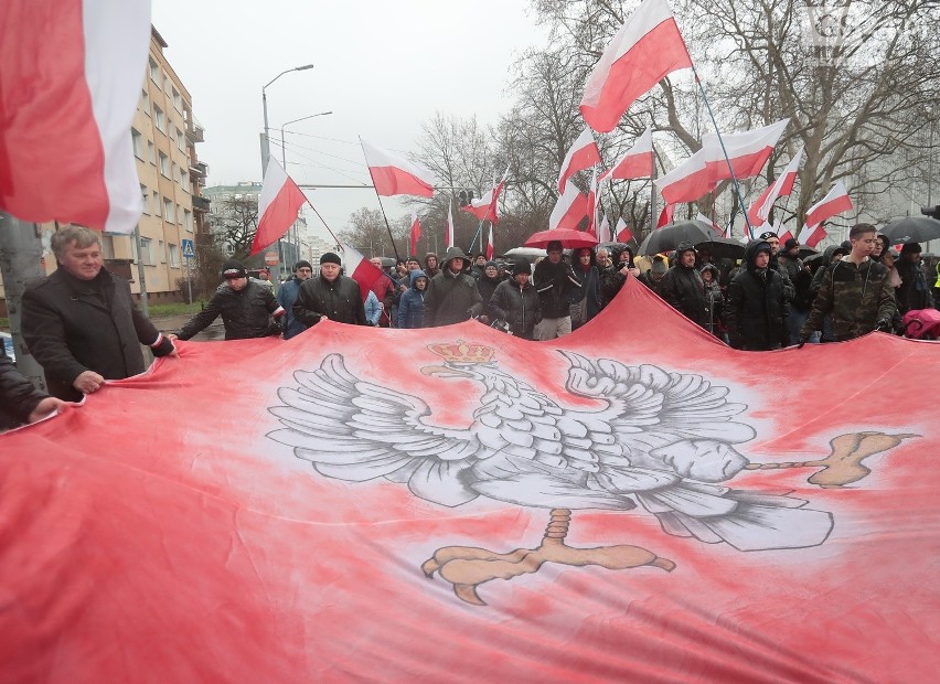 Marsz Pamięci Żołnierzy Wyklętych przeszedł ulicami Szczecina [ZDJĘCIA, WIDEO]