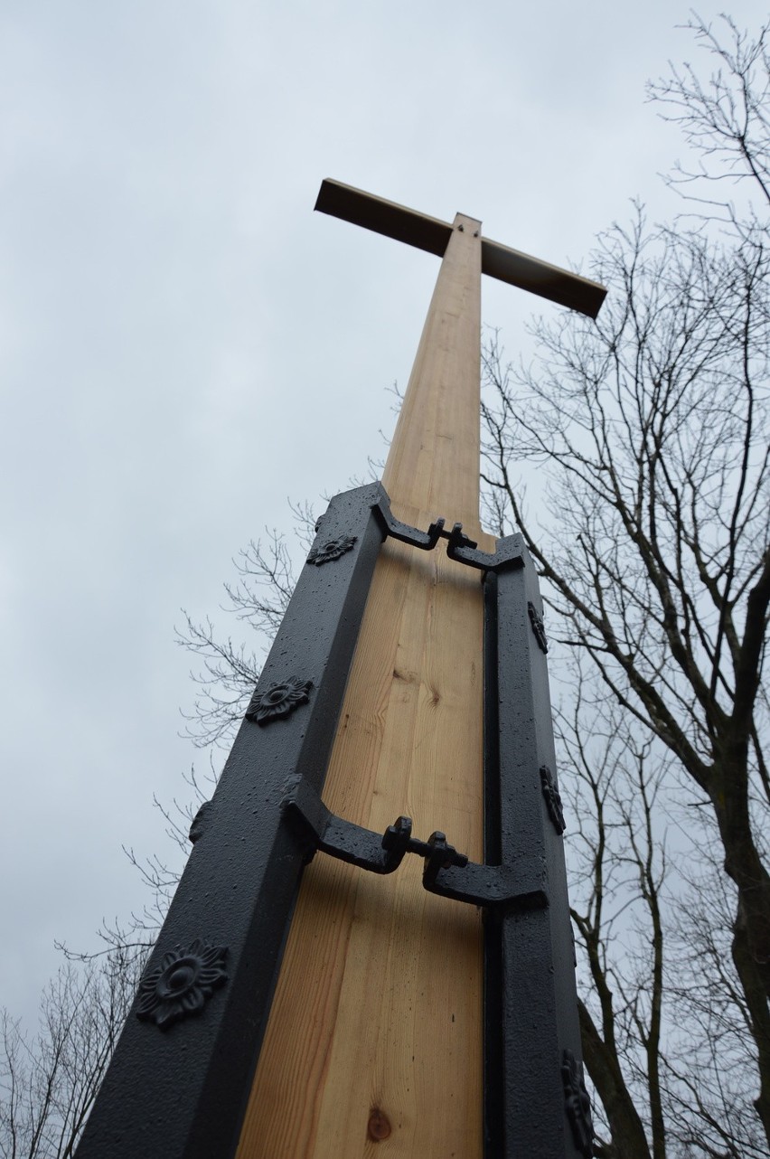 Nad Tarnowem góruje nowy krzyż na Górze św. Marcina