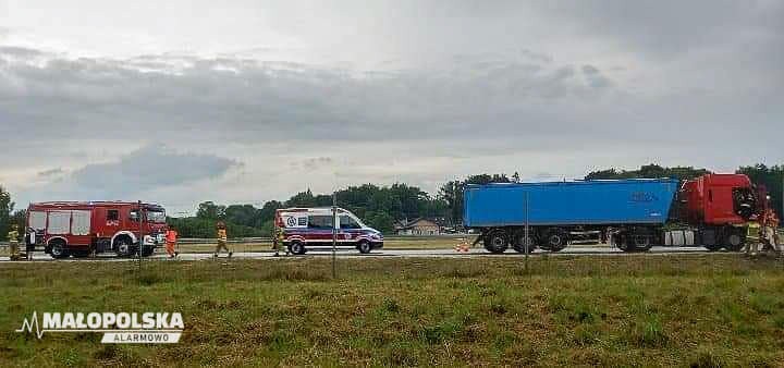 Dachowanie na autostradzie A4. Są osoby poszkodowane