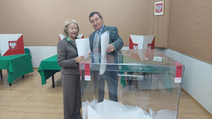 Wybory samorządowe 2024 w powiecie białobrzeskim. Zakończyło się głosowanie. Wybieraliśmy burmistrzów, wójtów i radnych. Oto nasz raport