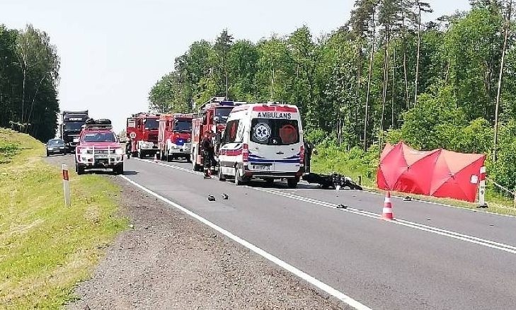 Na miejscu przez kilka godzin pod nadzorem prokuratura...