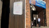 Plakat na drzwiach kościoła w Kościanie informuje, że mieszkańcy głosując na Rafała Trzaskowskiego, "wybrali śmierć"