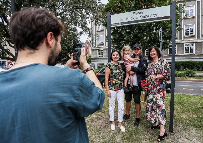 Gdańsk uczcił słynnego fotografa. Skwer otrzymał imię Macieja Kosycarza 