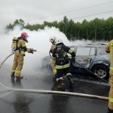Pożar samochodu na autostradzie A2. Renault stanęło w ogniu