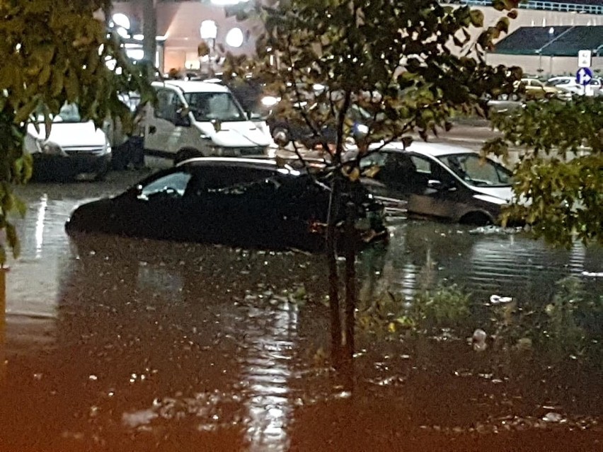 Parking galerii Auchan przy ul. Hetmańskiej w Białymstoku