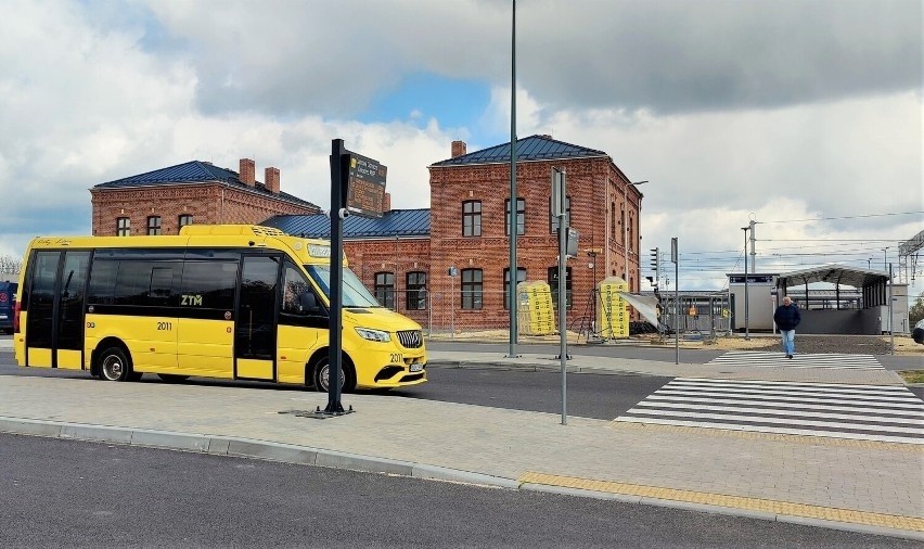 Coraz więcej linii autobusowych jedzie do nowego centrum...