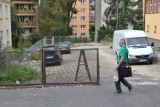 Ul. Głowackiego: Jest szansa, że ogrodzenie, które postawiła spółdzielnia niewidomych zniknie